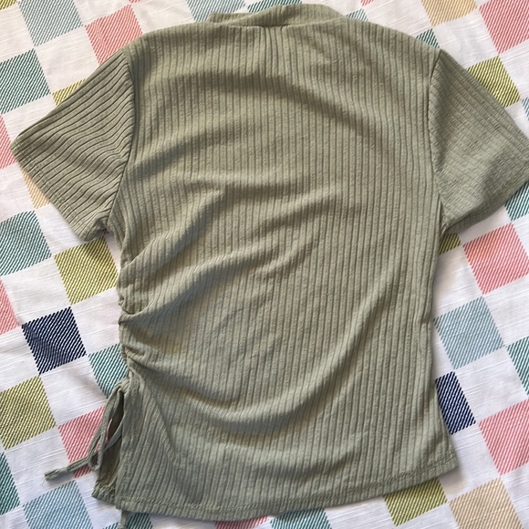 Crop-Top Bundle - Picture 11 of 12